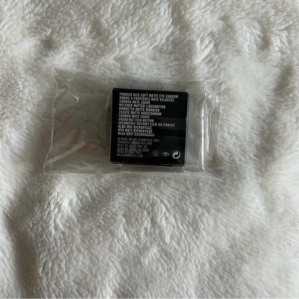 MAC Matte Eyeshadow NIB - Picture 4 of 7